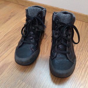 Women's Earth Origins Black Boots. Size 8.5 M